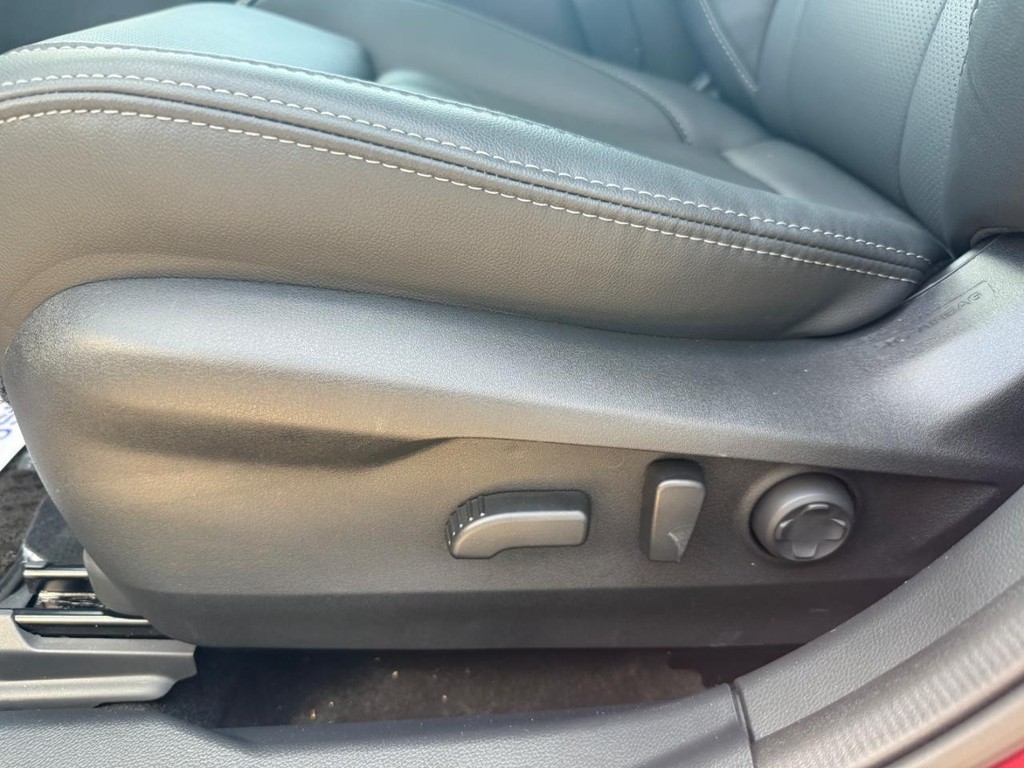 Subaru Outback Vehicle Full-screen Gallery Image 12