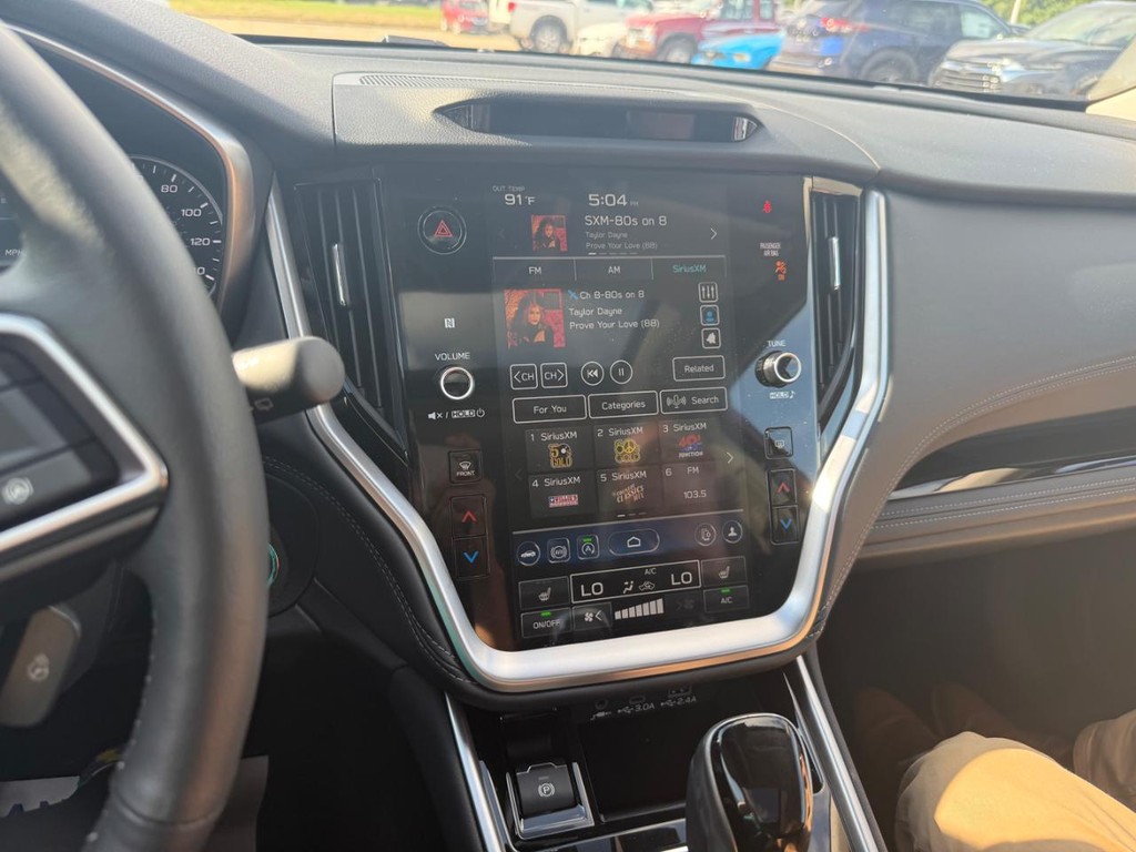 Subaru Outback Vehicle Full-screen Gallery Image 13