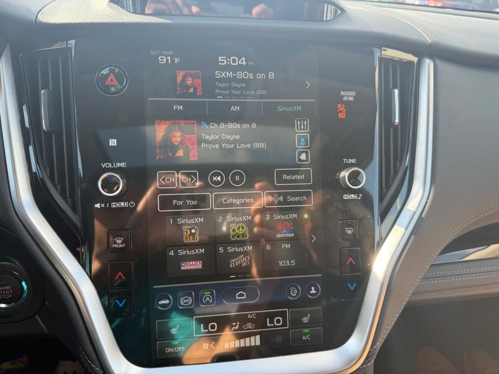 Subaru Outback Vehicle Full-screen Gallery Image 15