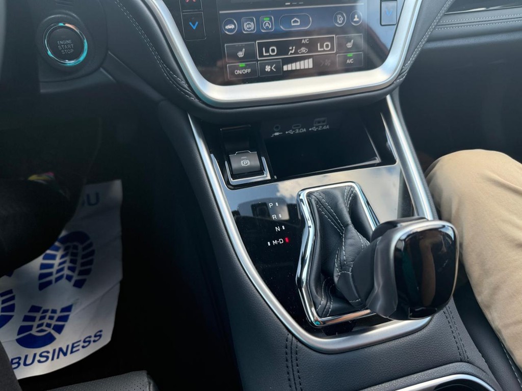 Subaru Outback Vehicle Full-screen Gallery Image 17