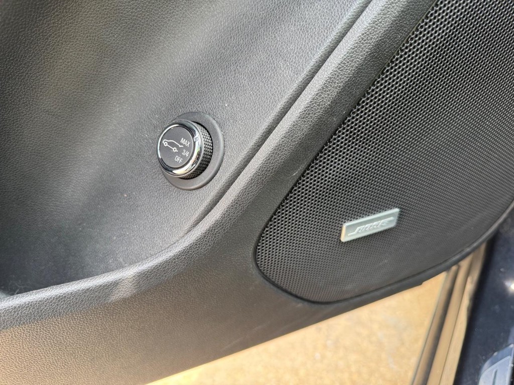 Chevrolet Blazer Vehicle Full-screen Gallery Image 09