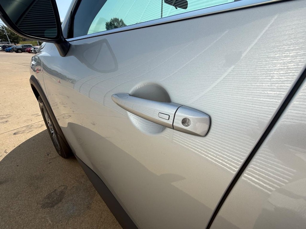 Nissan Pathfinder Vehicle Full-screen Gallery Image 28