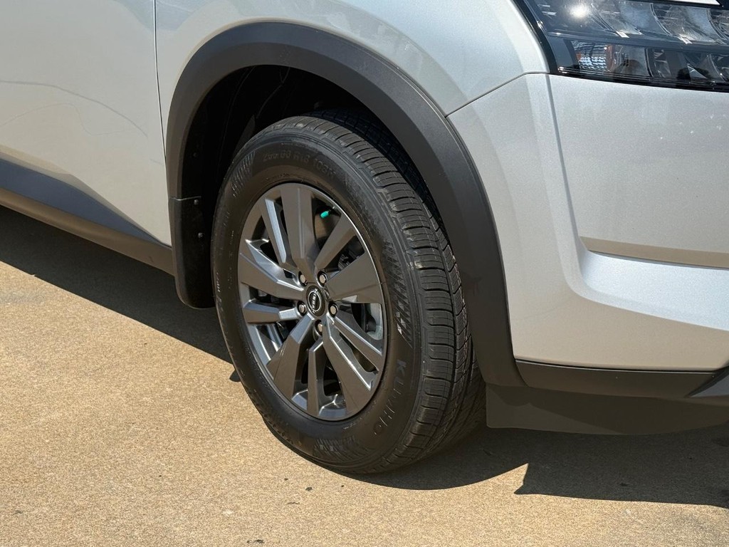 Nissan Pathfinder Vehicle Full-screen Gallery Image 29