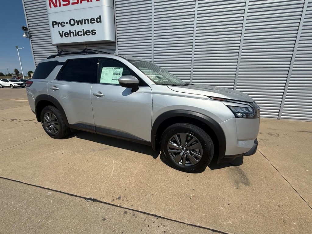 Nissan Pathfinder Vehicle Full-screen Gallery Image 31