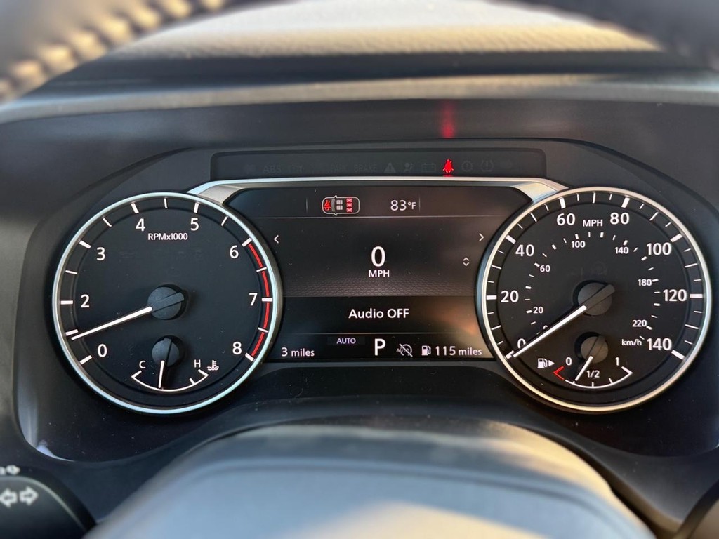 Nissan Rogue Vehicle Full-screen Gallery Image 12