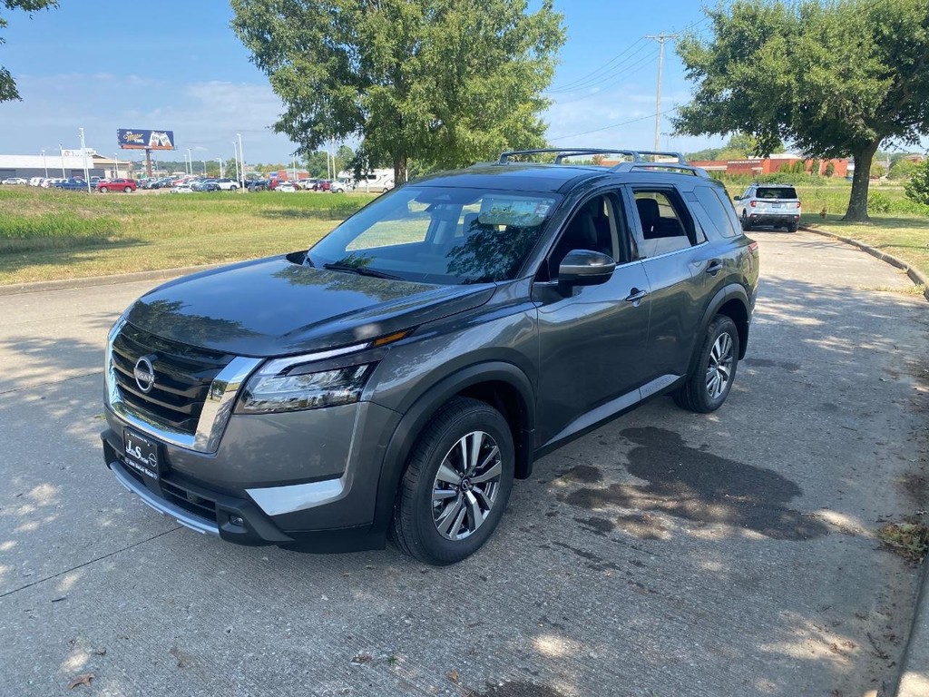 Nissan Pathfinder Vehicle Full-screen Gallery Image 08