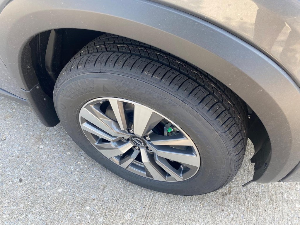 Nissan Pathfinder Vehicle Full-screen Gallery Image 16