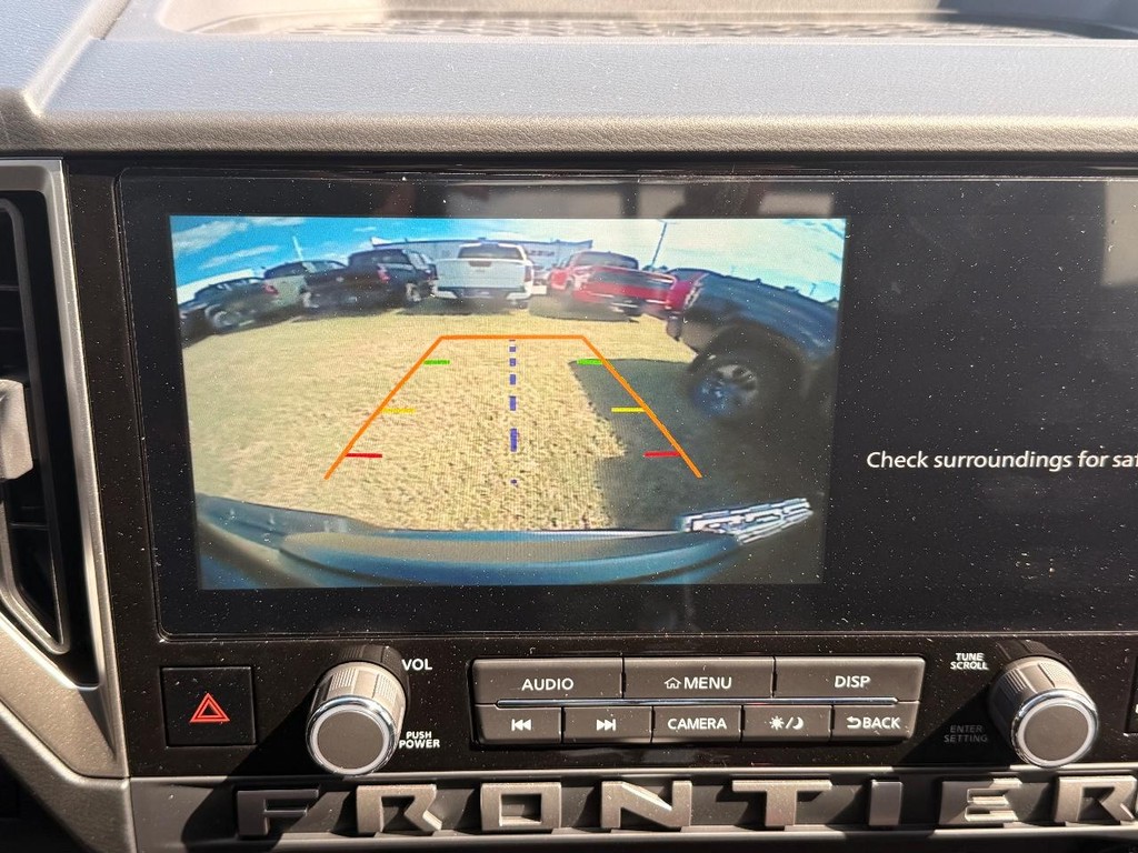 Nissan Frontier Vehicle Full-screen Gallery Image 02