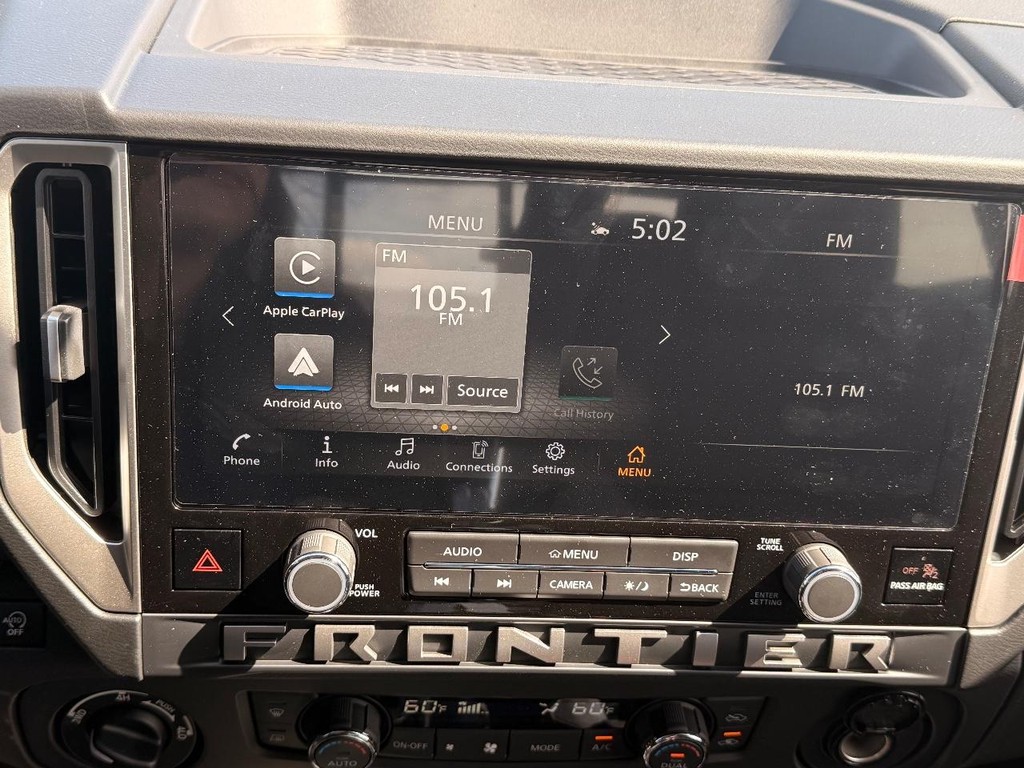 Nissan Frontier Vehicle Full-screen Gallery Image 09