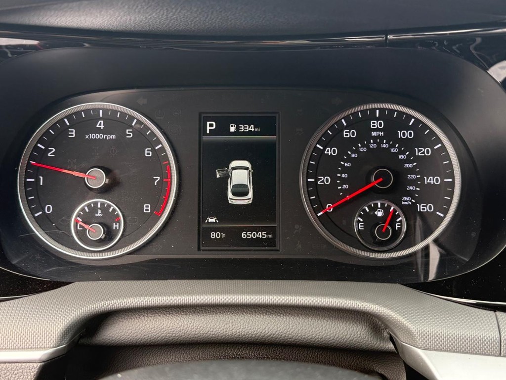 Kia K5 Vehicle Full-screen Gallery Image 05