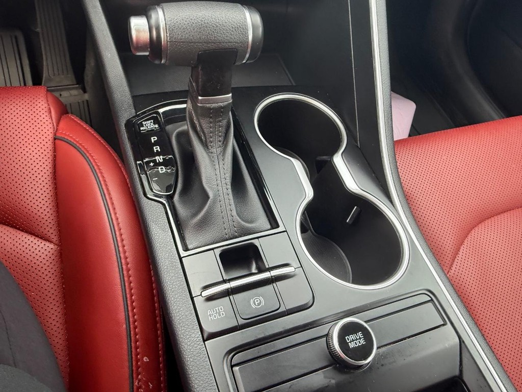 Kia K5 Vehicle Full-screen Gallery Image 10