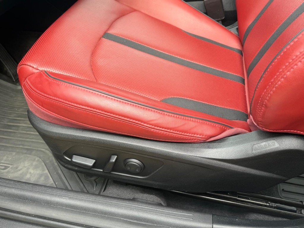 Kia K5 Vehicle Full-screen Gallery Image 12