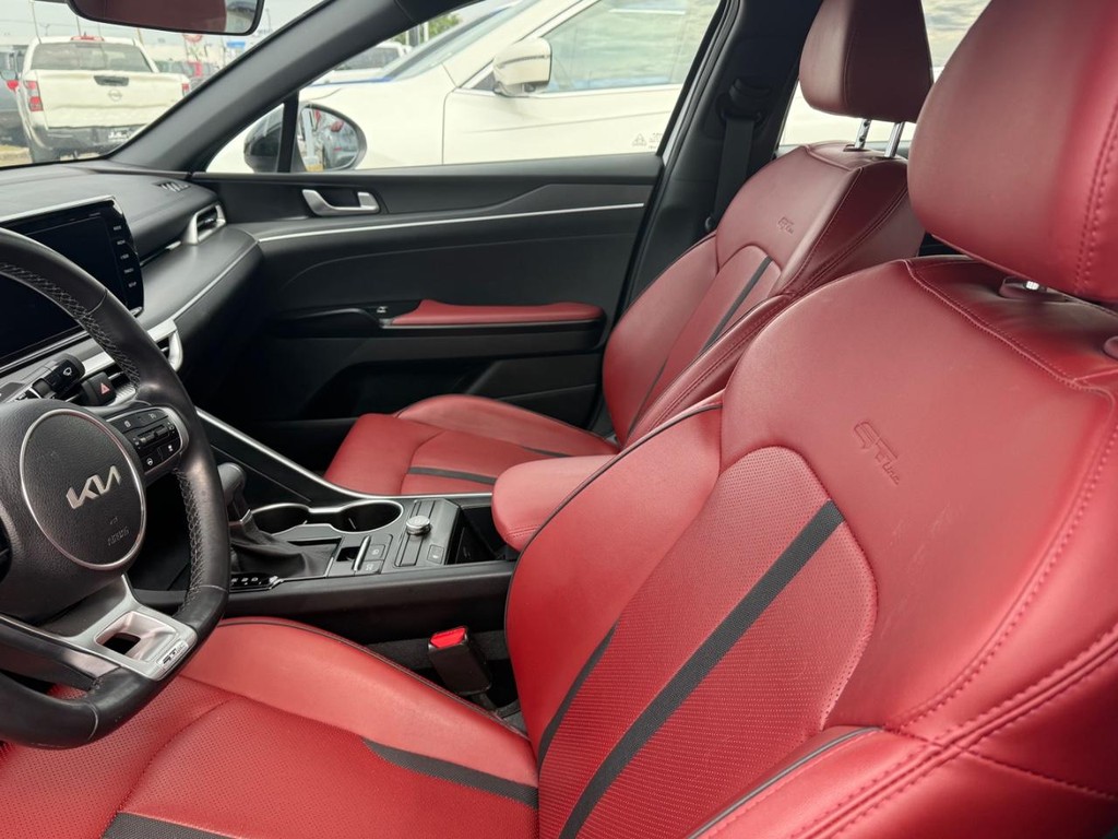 Kia K5 Vehicle Full-screen Gallery Image 14