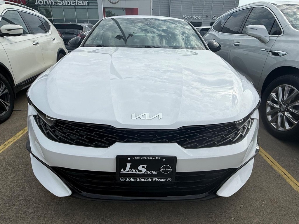 Kia K5 Vehicle Full-screen Gallery Image 15