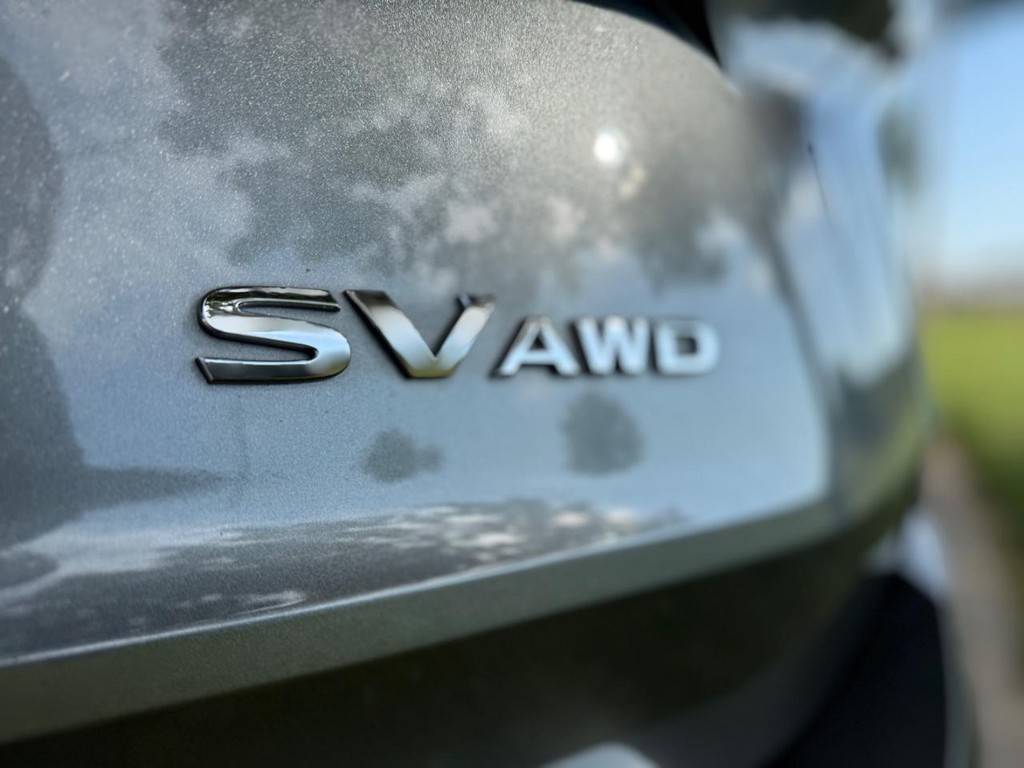 Nissan Rogue Vehicle Full-screen Gallery Image 06