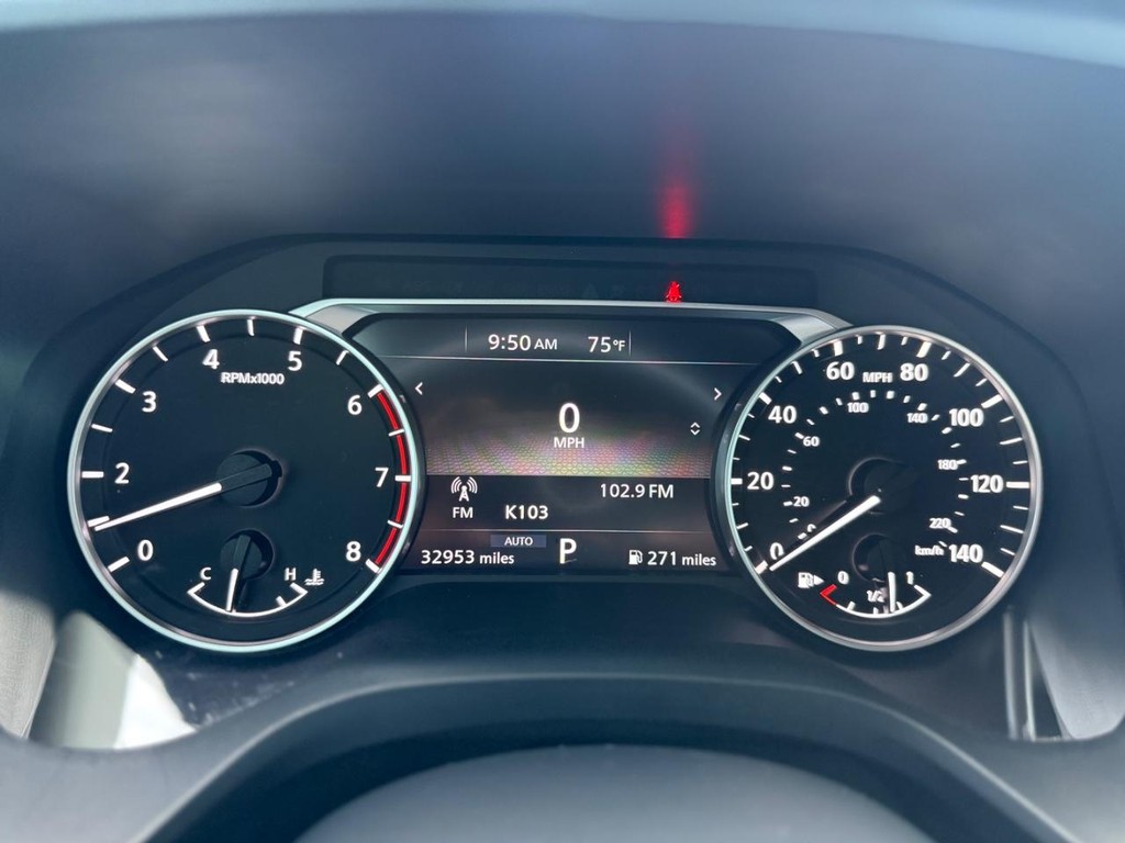 Nissan Rogue Vehicle Full-screen Gallery Image 21