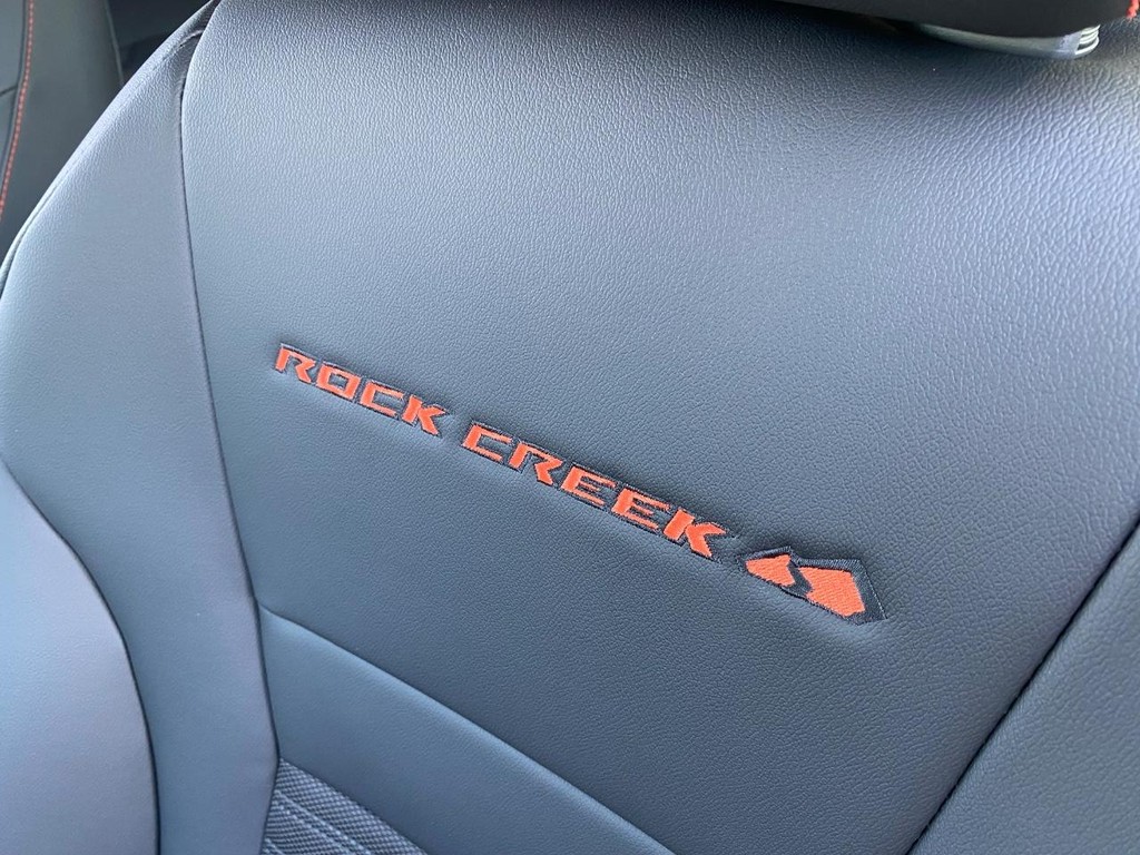 Nissan Rogue Vehicle Full-screen Gallery Image 10