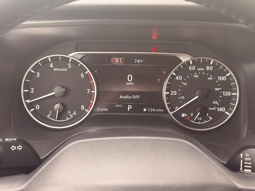 Nissan Rogue Vehicle Full-screen Gallery Image 19