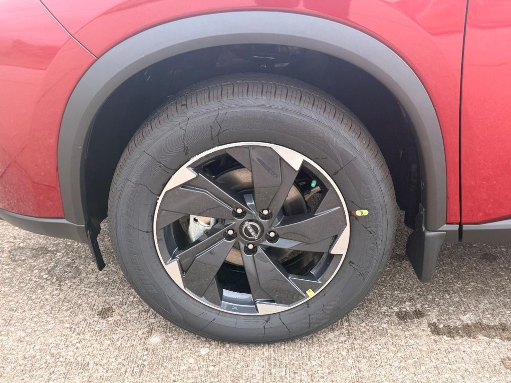 Nissan Rogue Vehicle Full-screen Gallery Image 22