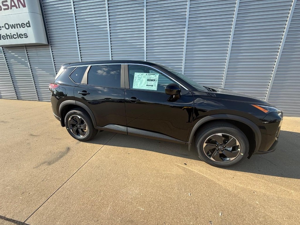 Nissan Rogue Vehicle Full-screen Gallery Image 24