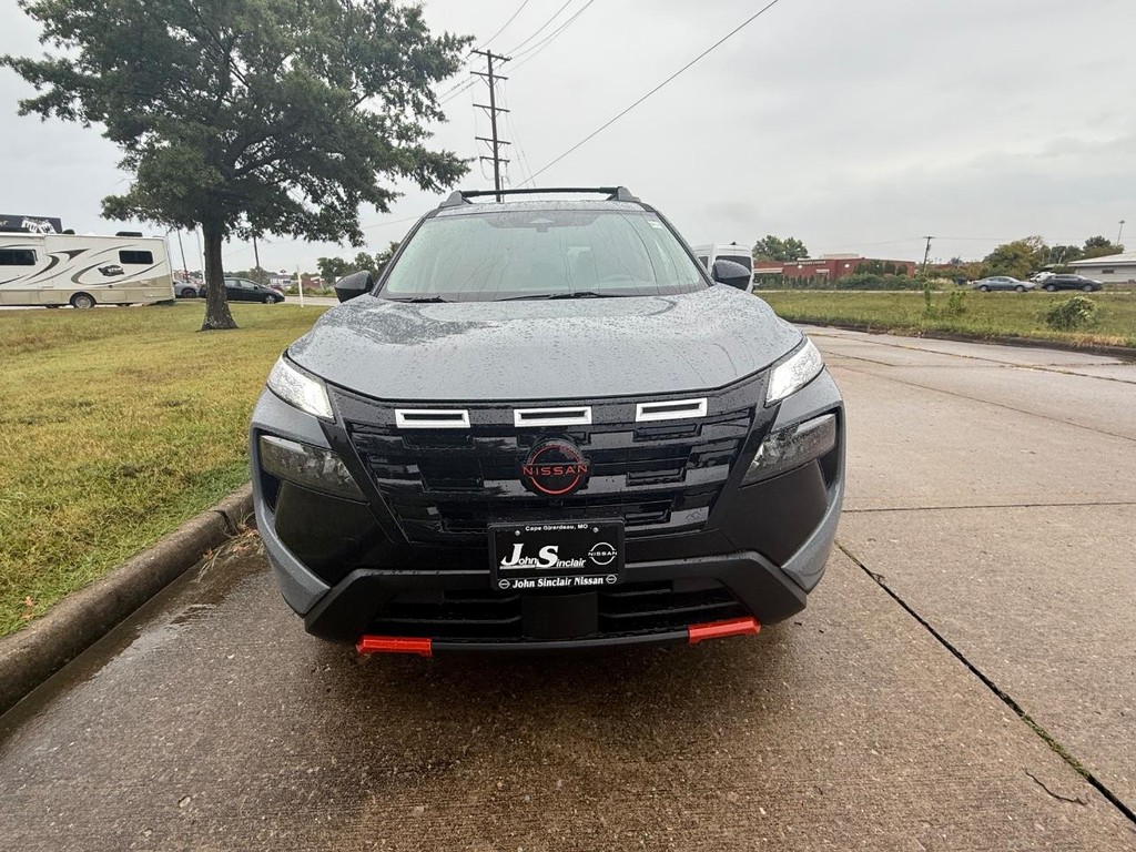 Nissan Rogue Vehicle Full-screen Gallery Image 26