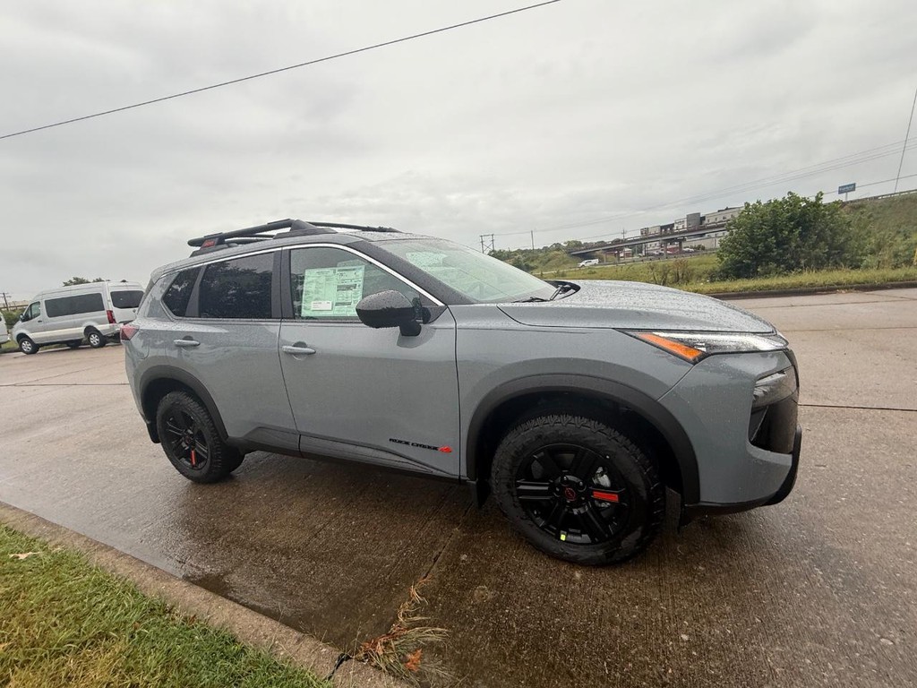 Nissan Rogue Vehicle Full-screen Gallery Image 27