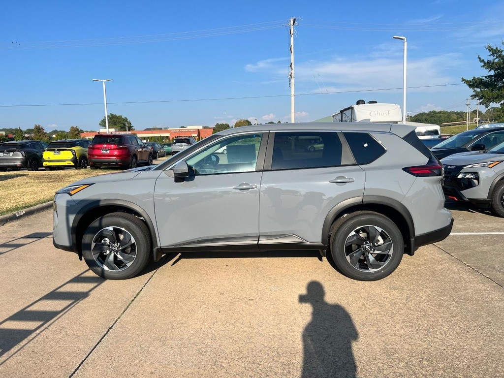 Nissan Rogue Vehicle Full-screen Gallery Image 08