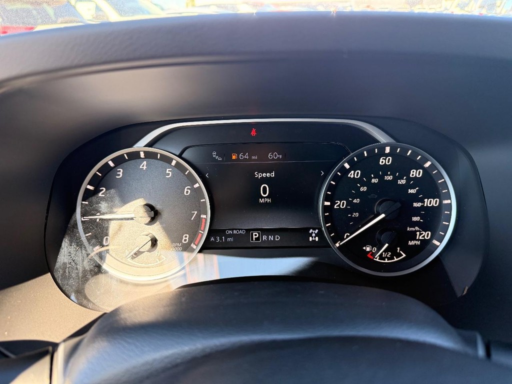 Nissan Frontier Vehicle Full-screen Gallery Image 10