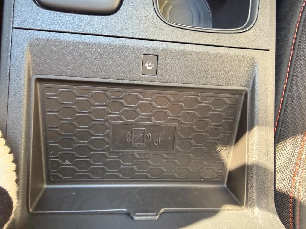 Nissan Frontier Vehicle Full-screen Gallery Image 03