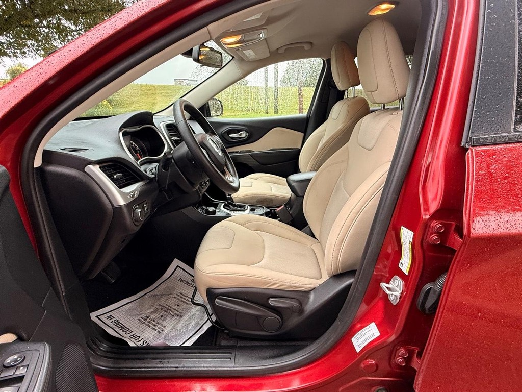 Jeep Cherokee Vehicle Full-screen Gallery Image 09