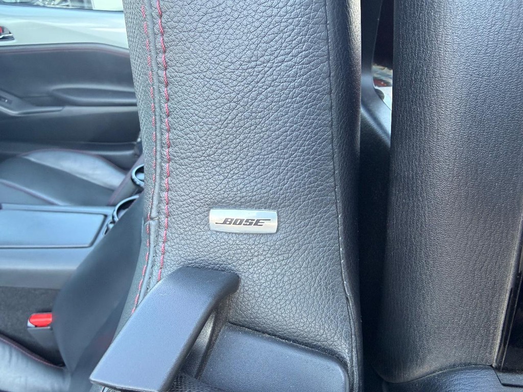 Mazda MX-5 Miata Vehicle Full-screen Gallery Image 02