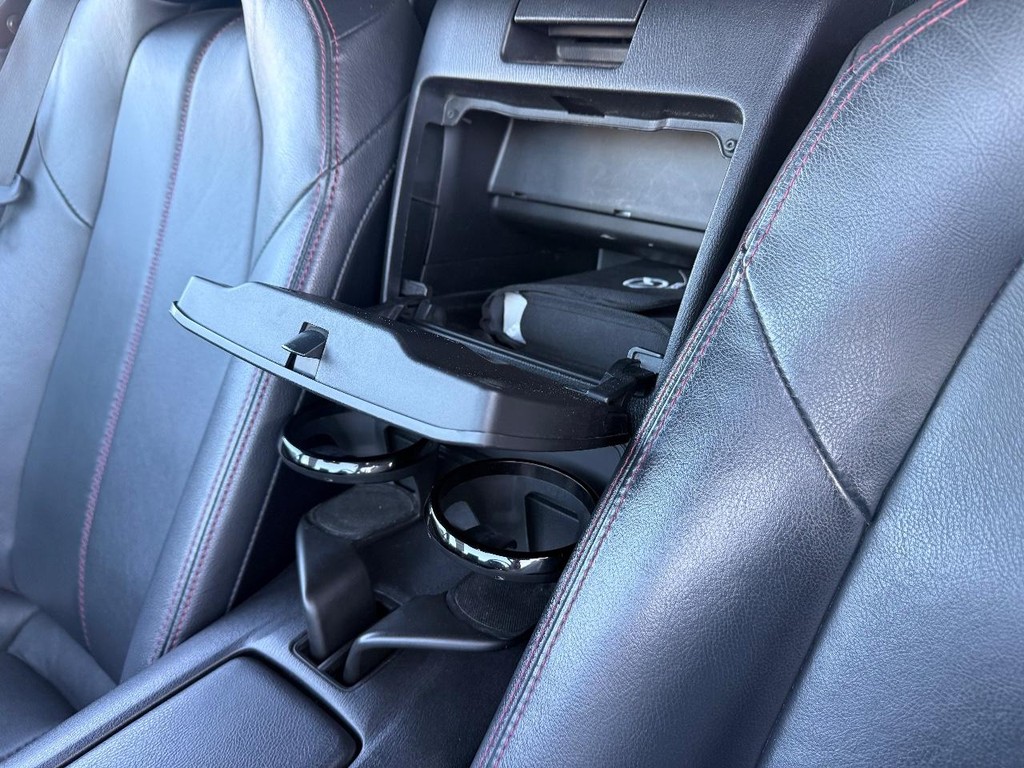 Mazda MX-5 Miata Vehicle Full-screen Gallery Image 06