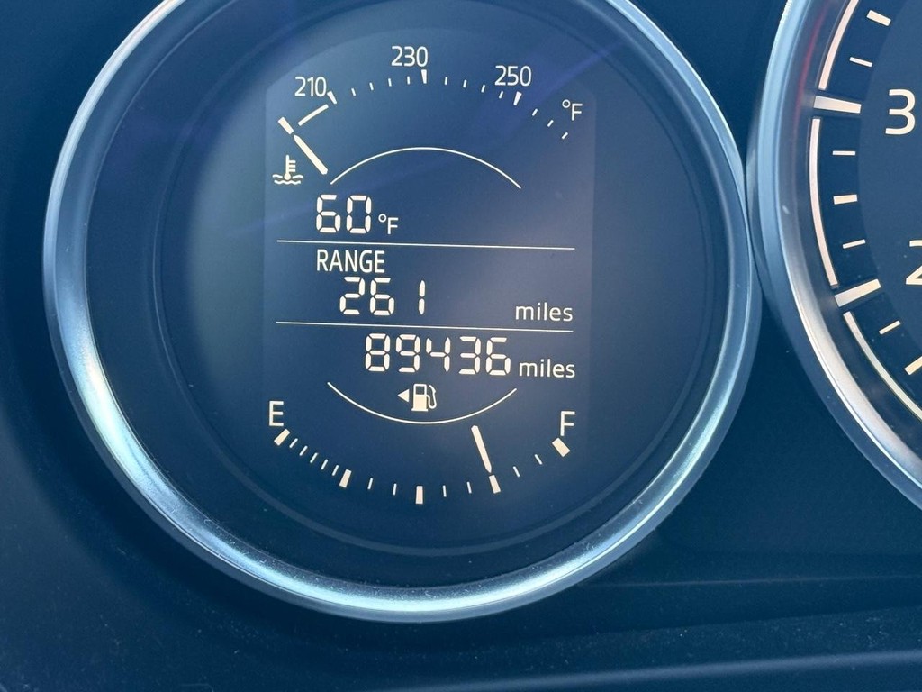 Mazda MX-5 Miata Vehicle Full-screen Gallery Image 10