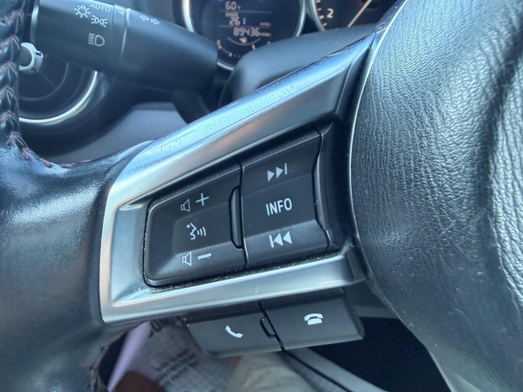 Mazda MX-5 Miata Vehicle Full-screen Gallery Image 13