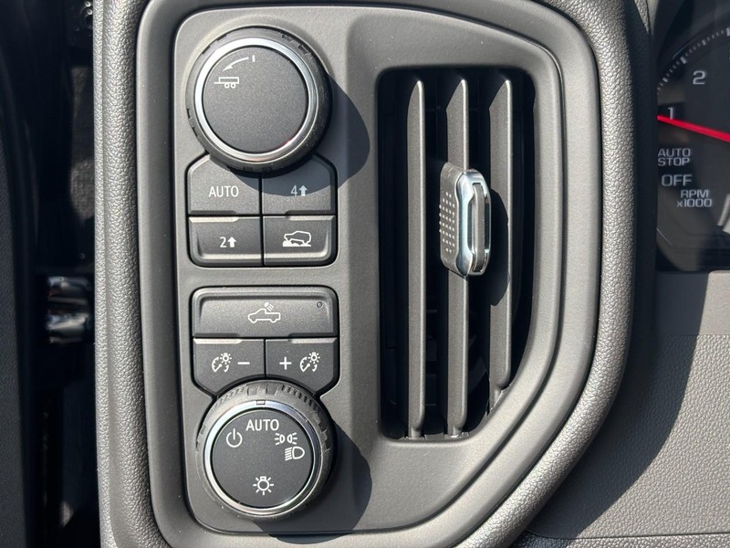 Chevrolet Silverado 1500 Vehicle Image 10