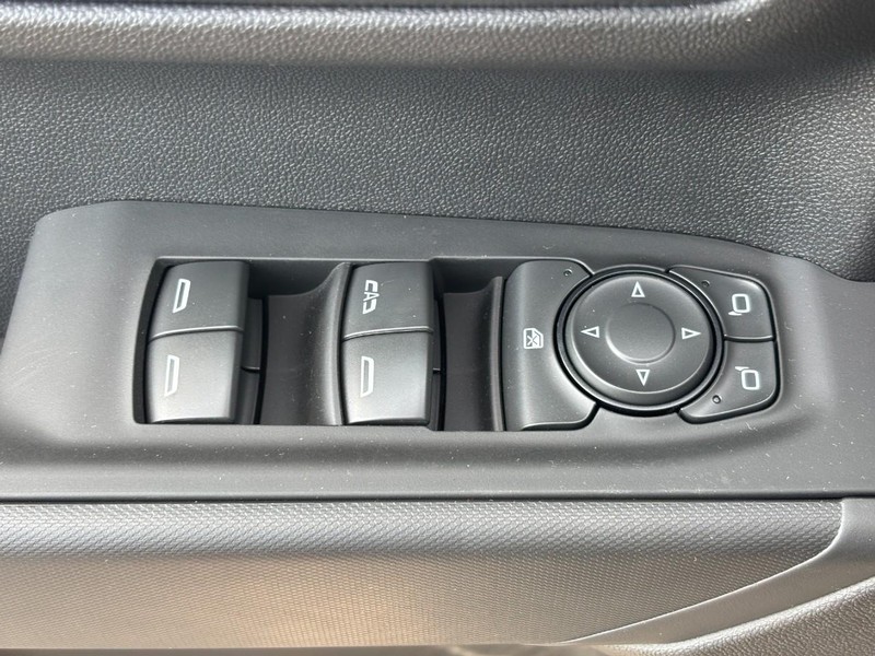 Chevrolet Silverado 1500 Vehicle Image 16