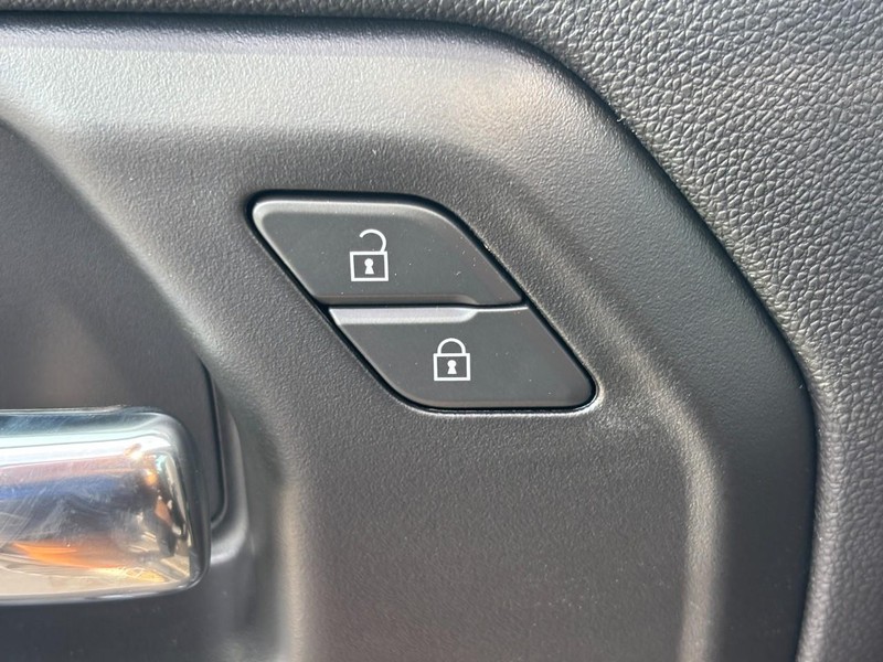 Chevrolet Silverado 1500 Vehicle Image 17