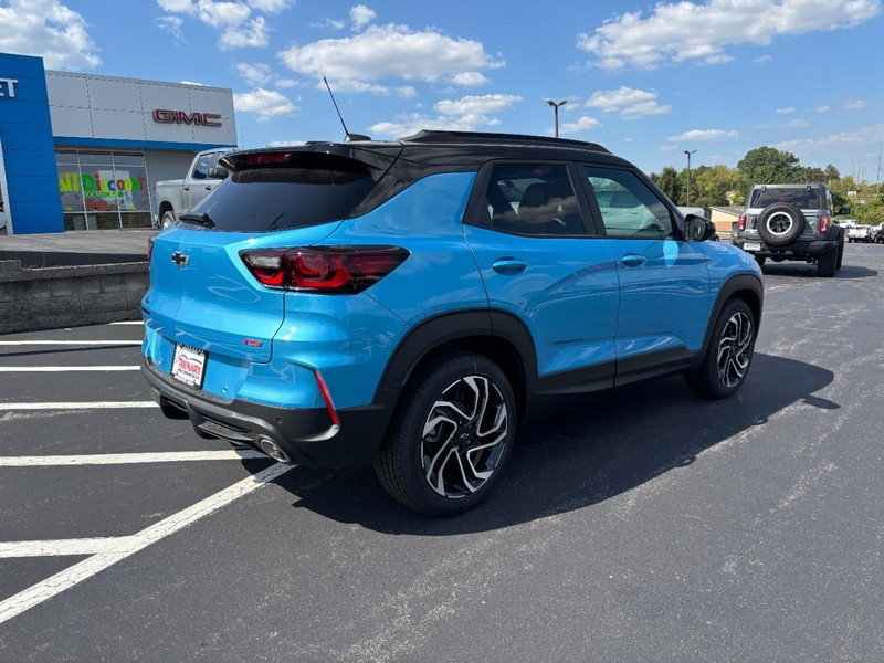 Chevrolet TrailBlazer Vehicle Image 04