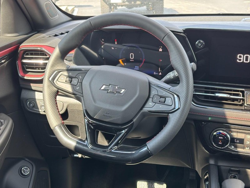 Chevrolet TrailBlazer Vehicle Image 08