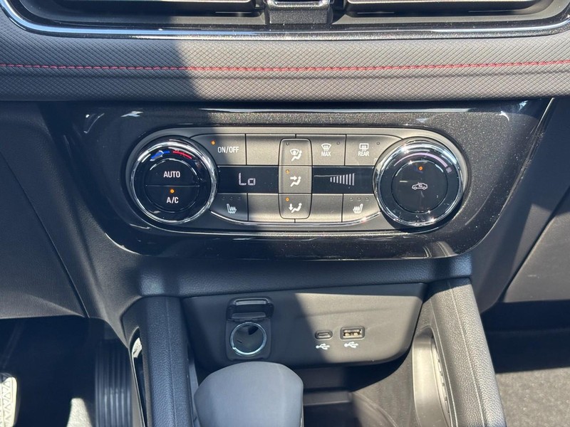 Chevrolet TrailBlazer Vehicle Image 11