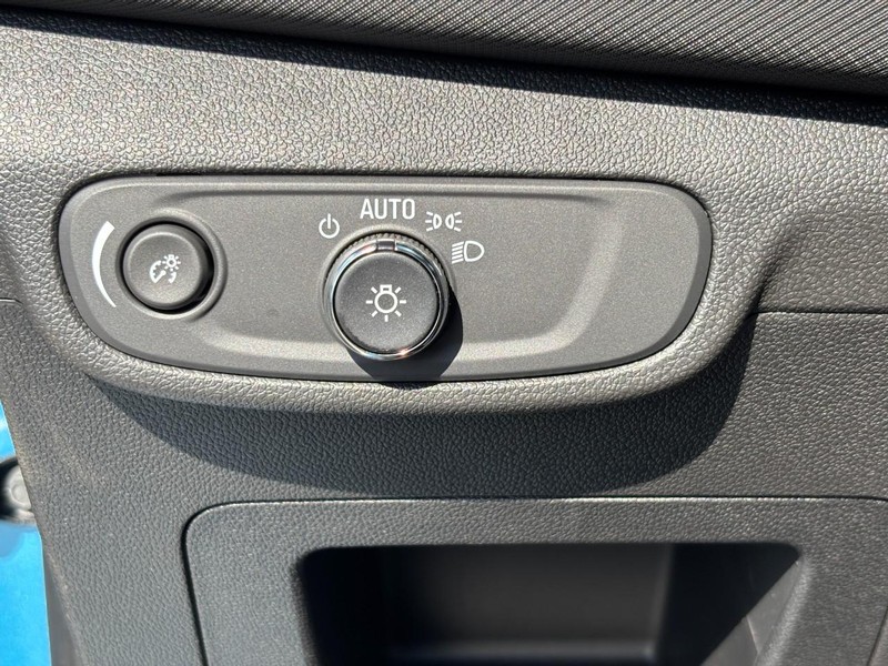 Chevrolet TrailBlazer Vehicle Image 13