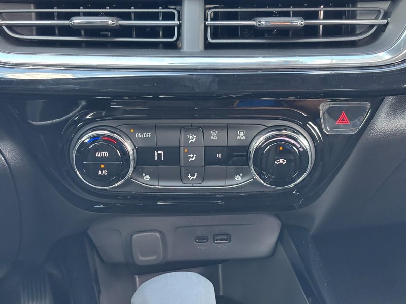 Chevrolet Trax Vehicle Image 11