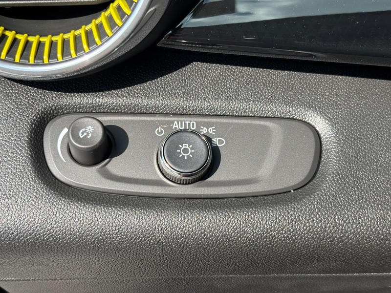 Chevrolet Trax Vehicle Image 13