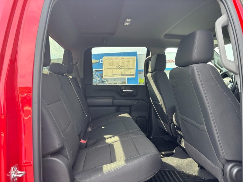 Chevrolet Silverado 2500HD Vehicle Image 06