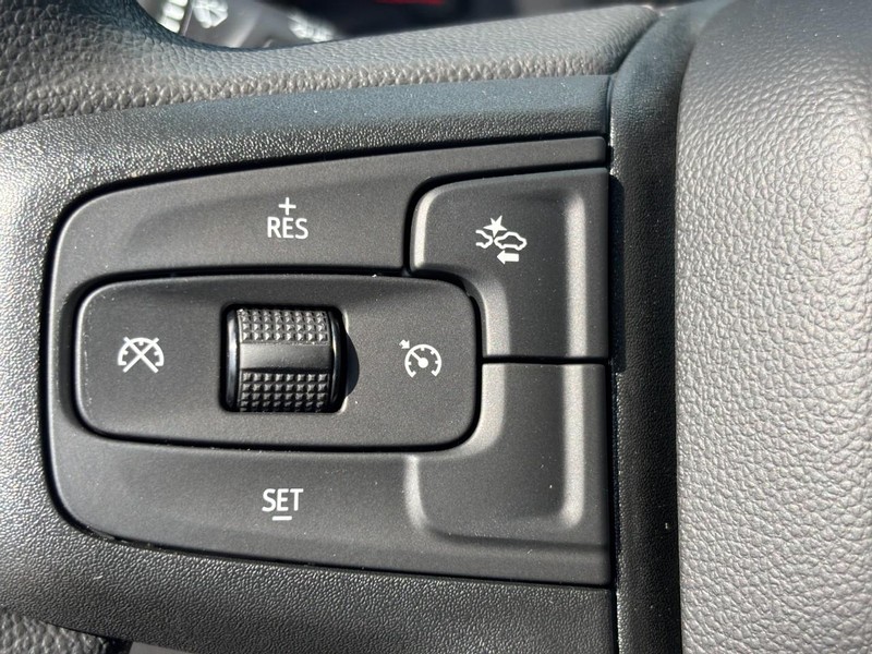 Chevrolet Silverado 2500HD Vehicle Image 14