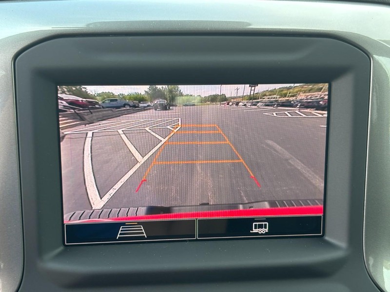 Chevrolet Silverado 2500HD Vehicle Image 17