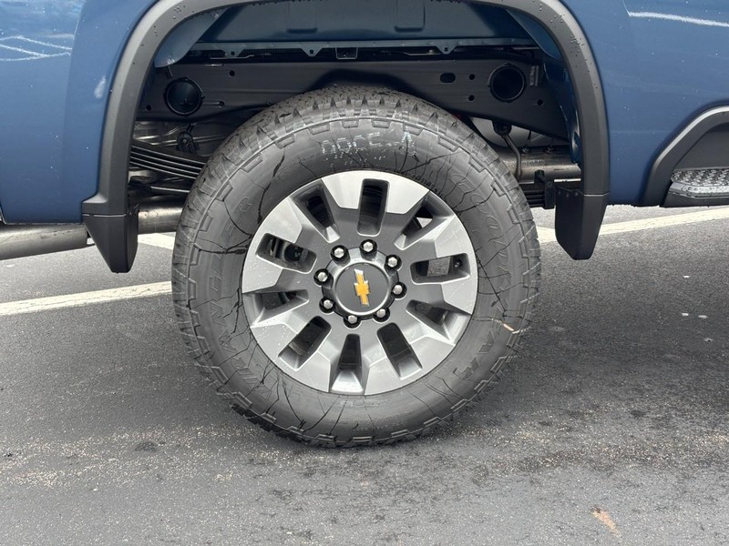 Chevrolet Silverado 2500HD Vehicle Image 05