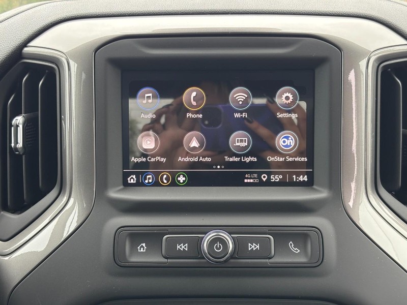 Chevrolet Silverado 2500HD Vehicle Image 10