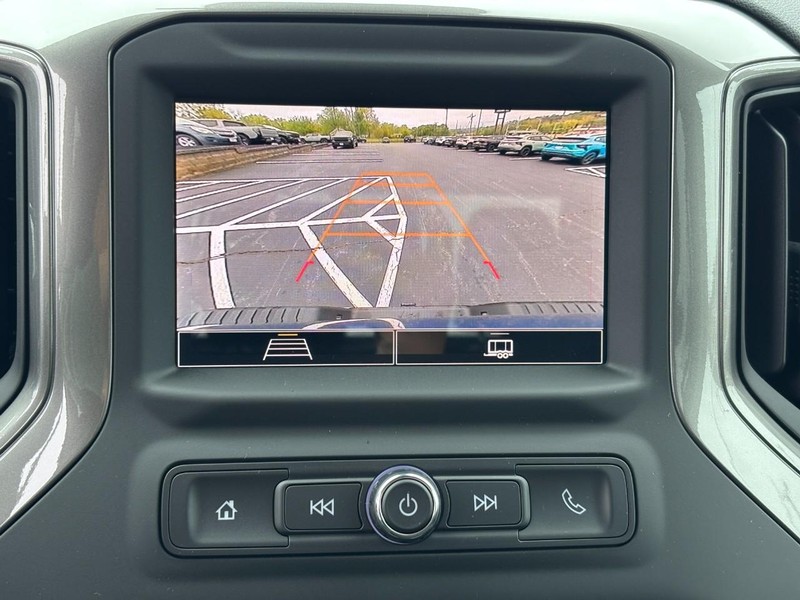 Chevrolet Silverado 2500HD Vehicle Image 17