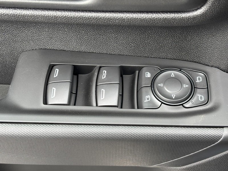 Chevrolet Silverado 2500HD Vehicle Image 19